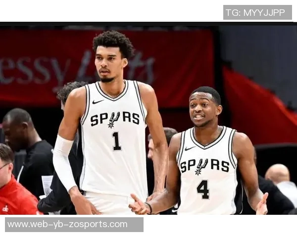 福克斯称赞文班亚马是顶尖球员强调团队合作的重要性 福克斯称赞文班亚马是顶尖球员强调团队合作的重要性