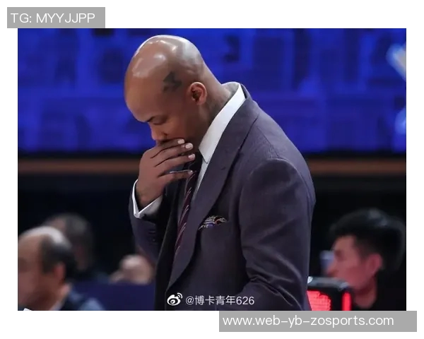 特朗普赠送镀金钥匙给C罗使其成为首位获此荣誉的运动员 特朗普赠送镀金钥匙给C罗使其成为首位获此荣誉的运动员